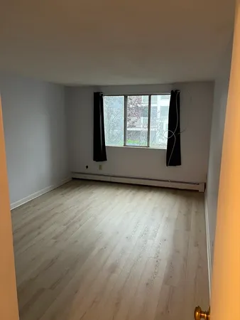 $1,990 | 7 Woodcrest Court, Unit 4, Weymouth, MA 02190