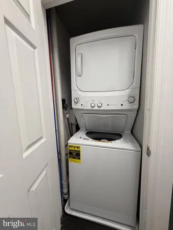 $1,650 | 2008 Chestnut Street, Unit 2R, Philadelphia, PA 19103