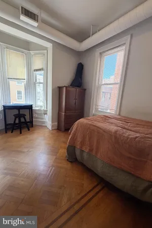 $1,650 | 2008 Chestnut Street, Unit 2R, Philadelphia, PA 19103
