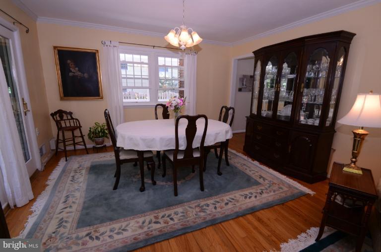 41 Sheridan Road Arnold, MD 21012 - Photo 11 of 30 Dining Room