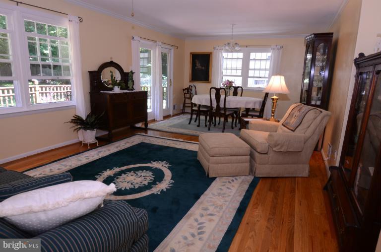 41 Sheridan Road Arnold, MD 21012 - Photo 15 of 30 Living Room-Dining Room