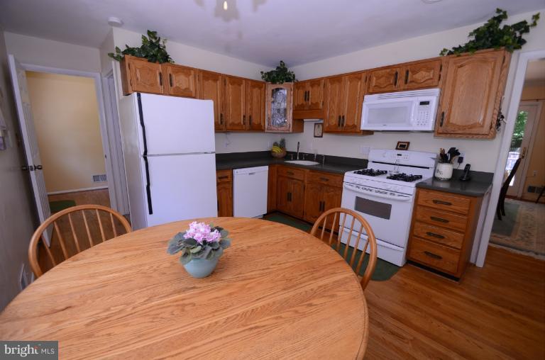 41 Sheridan Road Arnold, MD 21012 - Photo 19 of 30 Kitchen