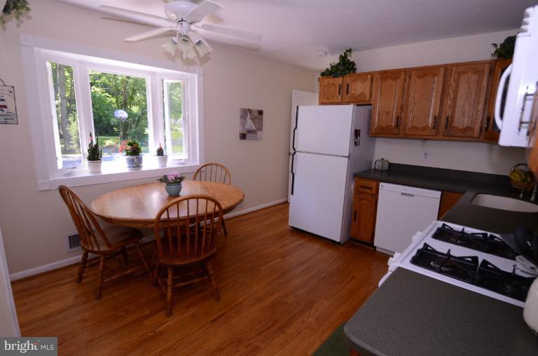 41 Sheridan Road Arnold, MD 21012 - Photo 26 of 30 Kitchen