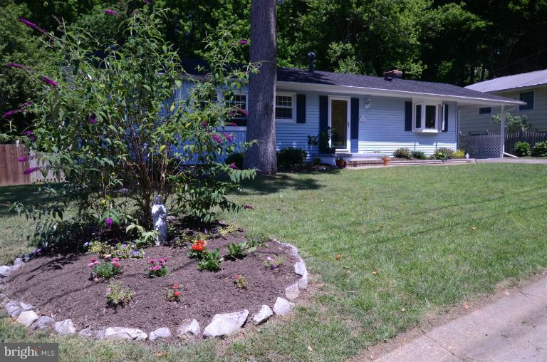 41 Sheridan Road Arnold, MD 21012 - Photo 4 of 30 Exterior (Front)