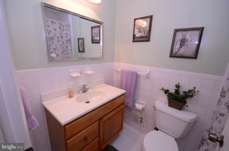 41 Sheridan Road Arnold, MD 21012 - Photo 6 of 30 Hall Full Bath