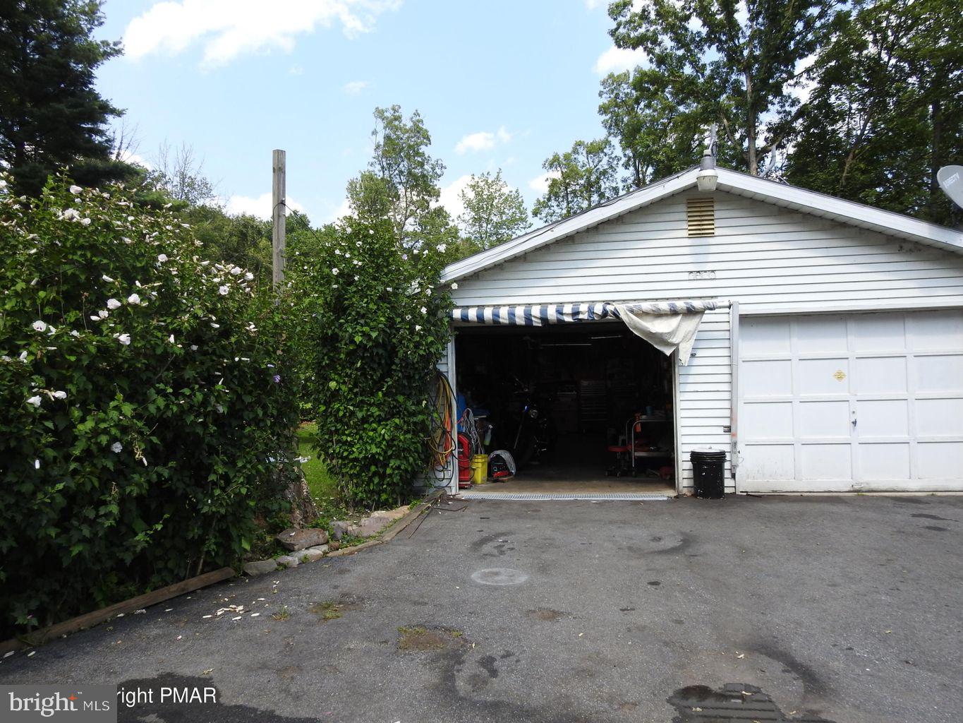 8623 Rextown Road Slatington, PA 18080 - Photo 2 of 42