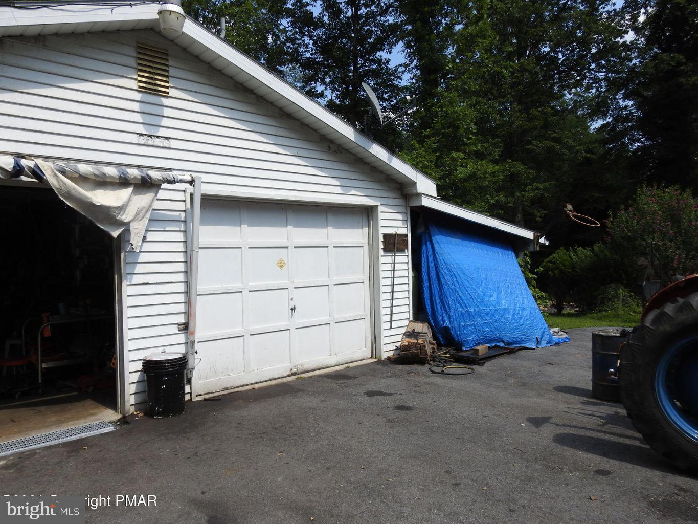 8623 Rextown Road Slatington, PA 18080 - Photo 23 of 42