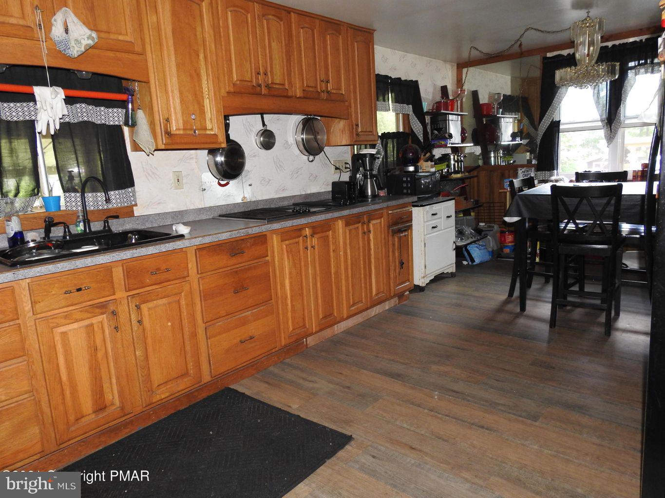 8623 Rextown Road Slatington, PA 18080 - Photo 5 of 42