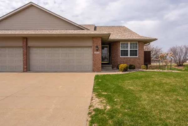 $410,000 | 5016 56th Ave Court, Bettendorf, IA 52722