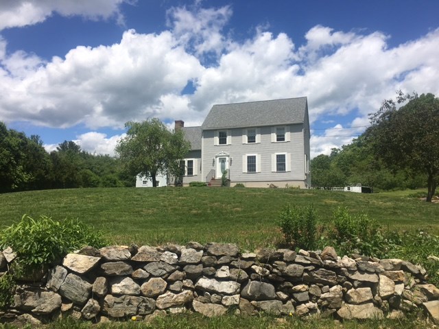 12 Humphrey Road Derry, NH 03038 - Photo 1 of 16