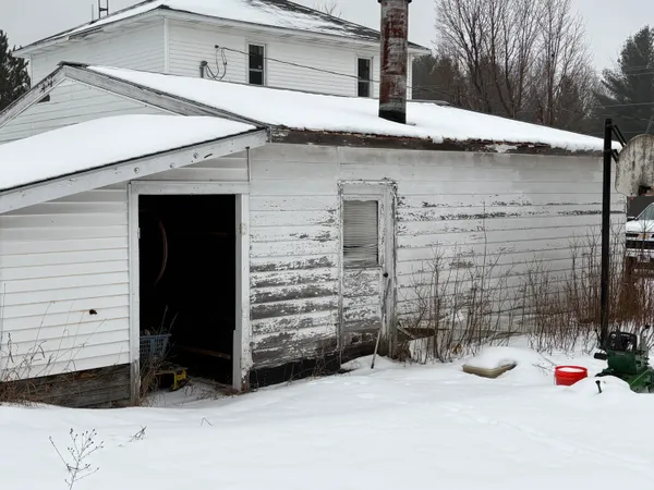 $160,000 | 1328 West Sugar Grove Road, Scottville, MI 49454