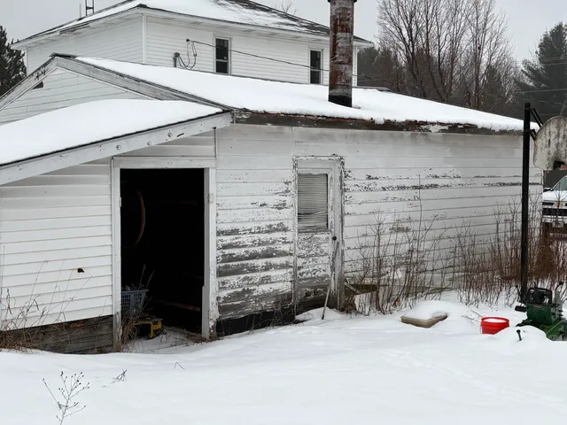 $160,000 | 1328 West Sugar Grove Road, Scottville, MI 49454