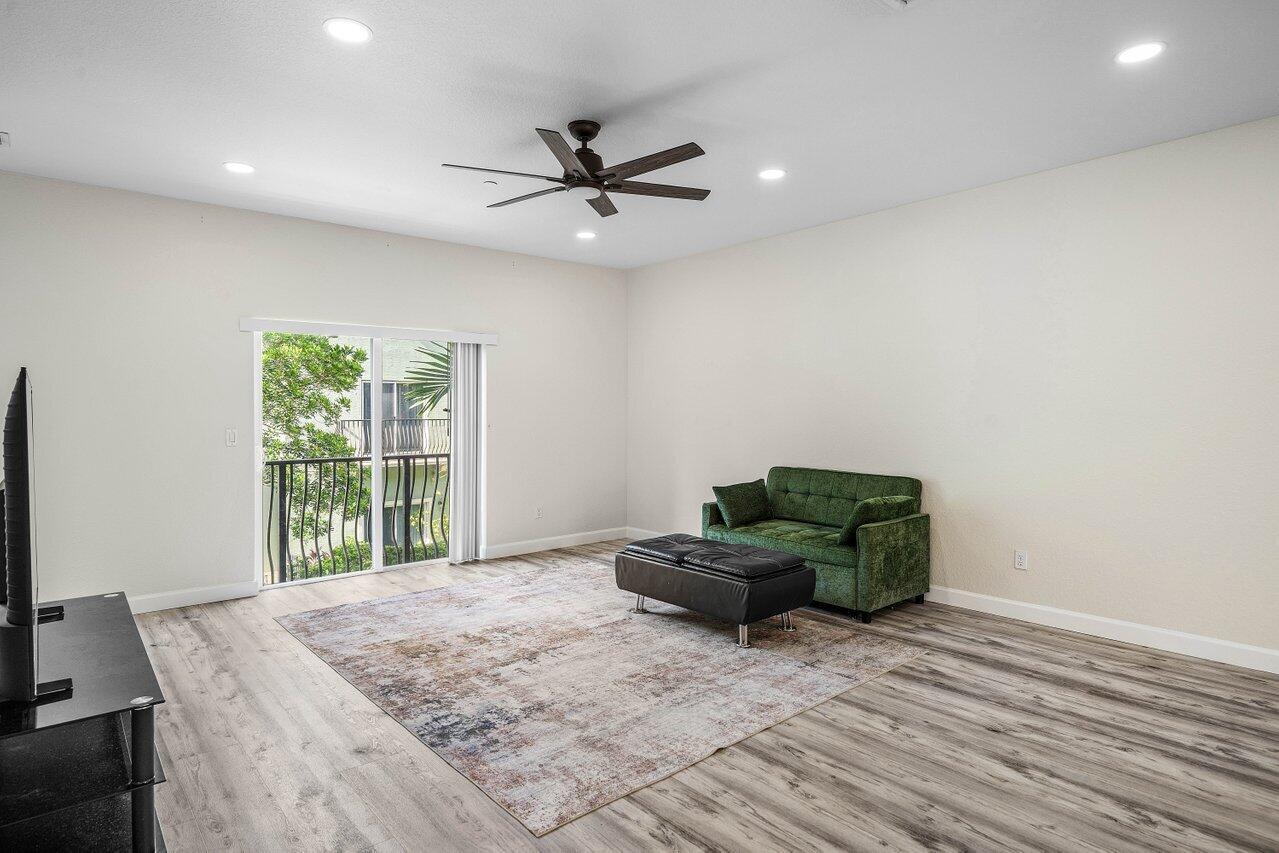 48 Northwest Hawthorne Place Boca Raton, FL 33432 - Photo 9 of 35 First-Floor Bedroom / Guest Room