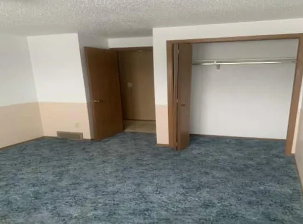 $78,000 | 1402 1st Street, Unit A, Langdon, ND 58249