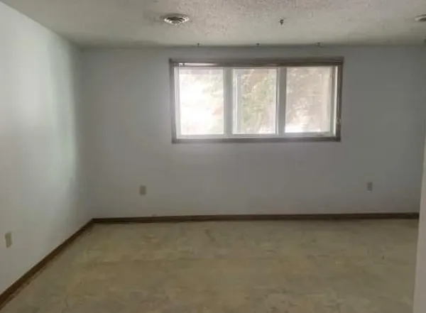 $78,000 | 1402 1st Street, Unit A, Langdon, ND 58249