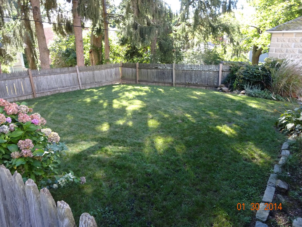 18 Woodman Road Worcester, MA 01602 - Photo 4 of 10