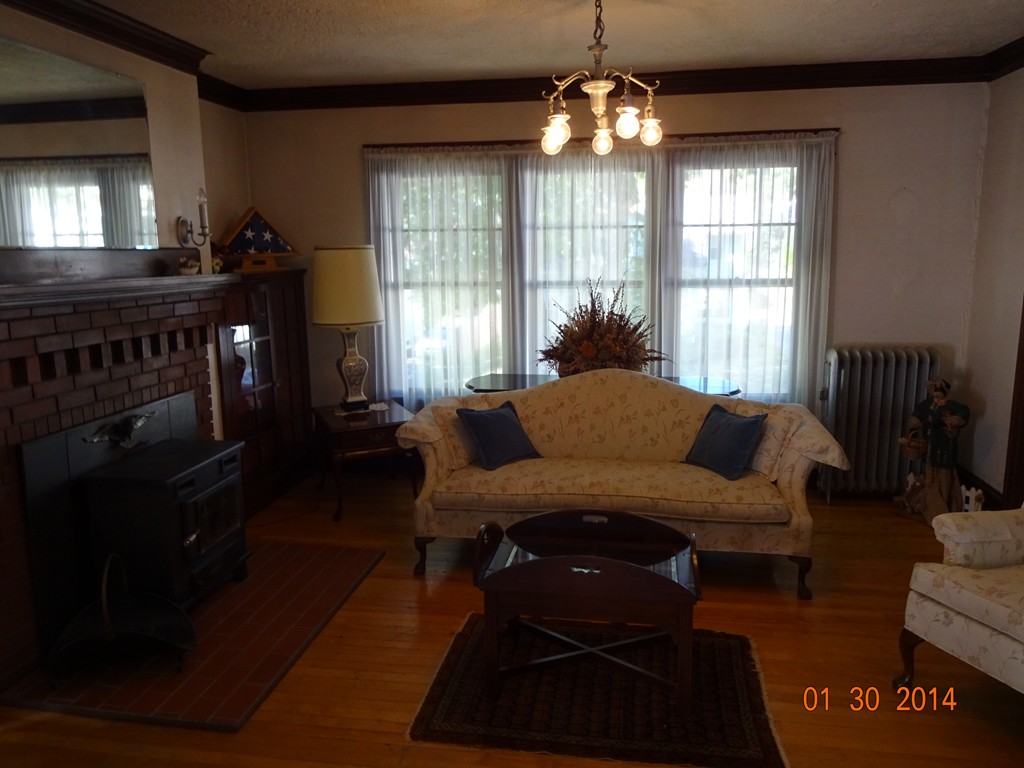 18 Woodman Road Worcester, MA 01602 - Photo 5 of 10