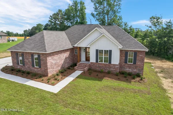 $371,850 | 250 Higgins Road, Sumrall, MS 39482
