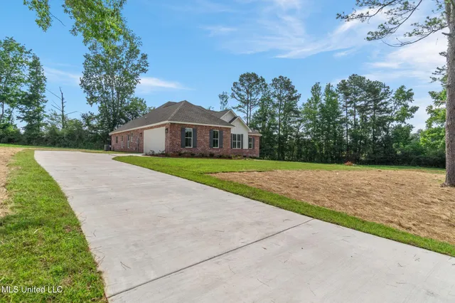 $366,850 | 250 Higgins Road, Sumrall, MS 39482