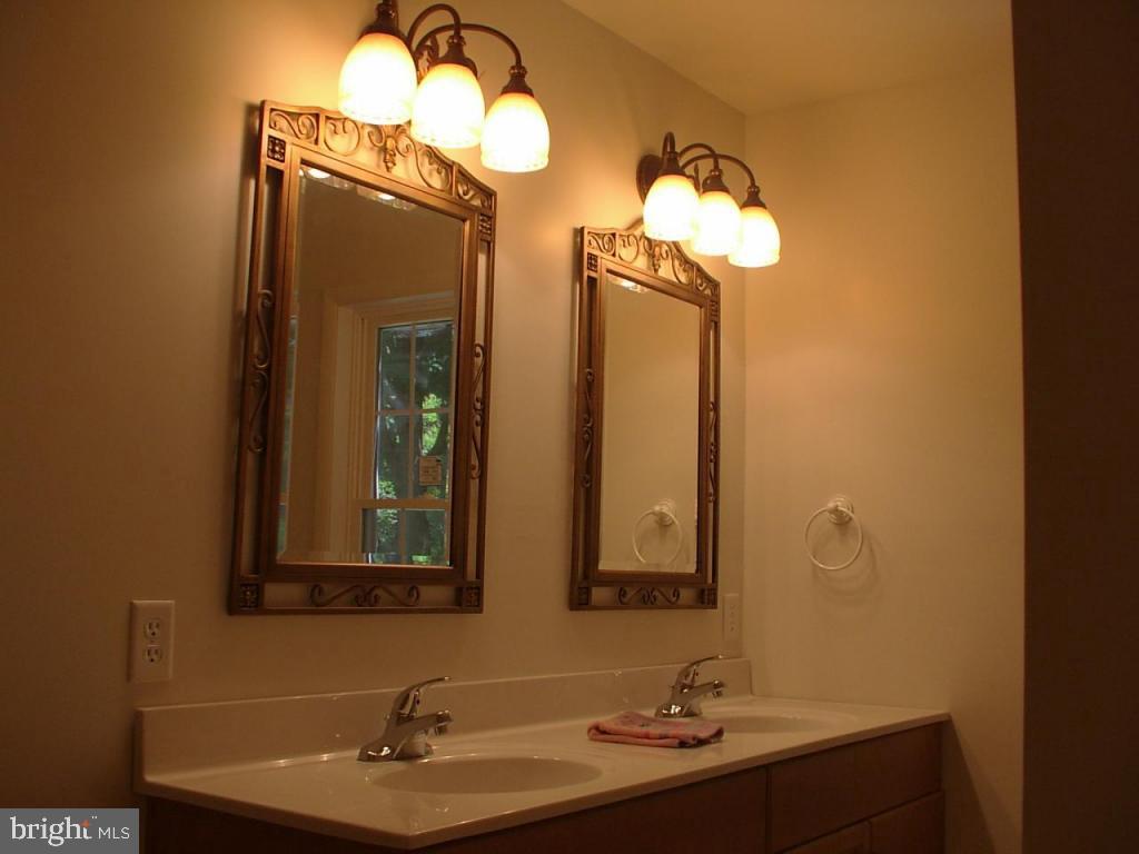 328 Arbor Road Lancaster, PA 17601 - Photo 6 of 9 Gallery Image 6