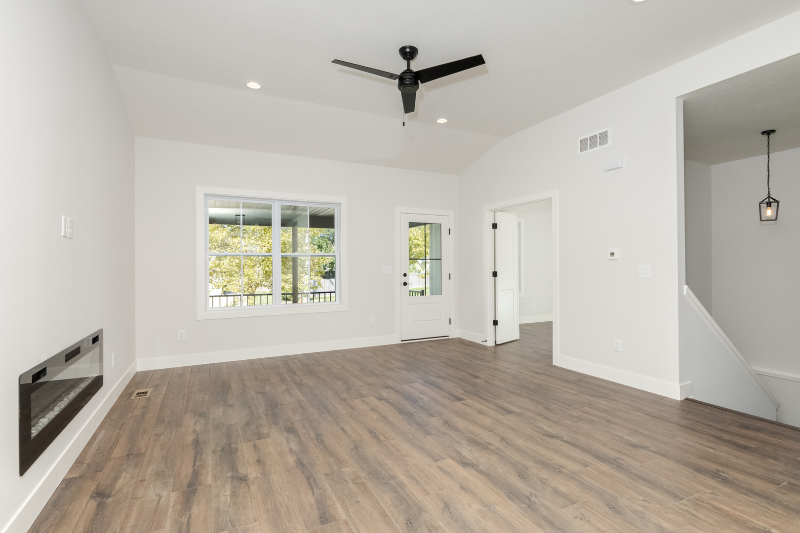 1613 Belclare Road Normal, IL 61761 - Photo 4 of 38