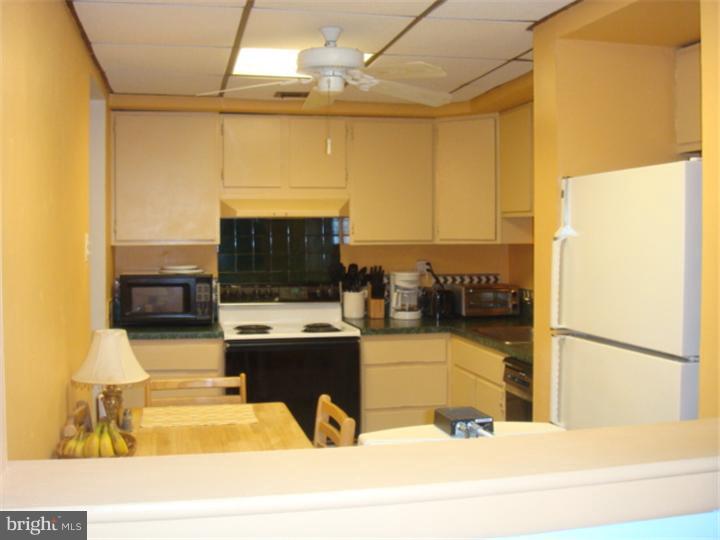 504 Timber Creek Road Lindenwold, NJ 08021 - Photo 7 of 18 Kitchen