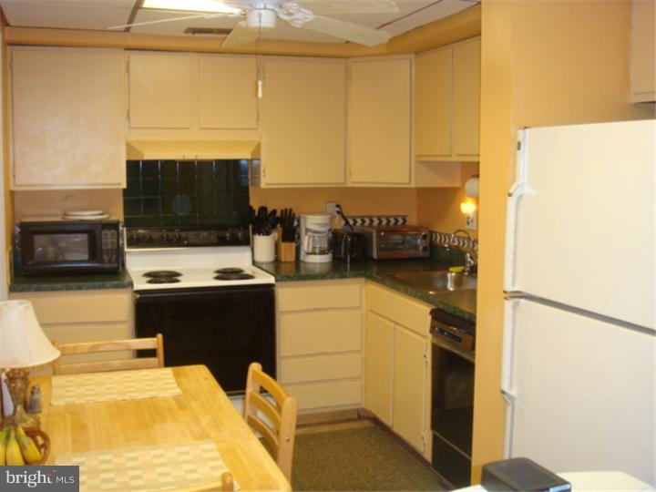 504 Timber Creek Road Lindenwold, NJ 08021 - Photo 8 of 18 Kitchen