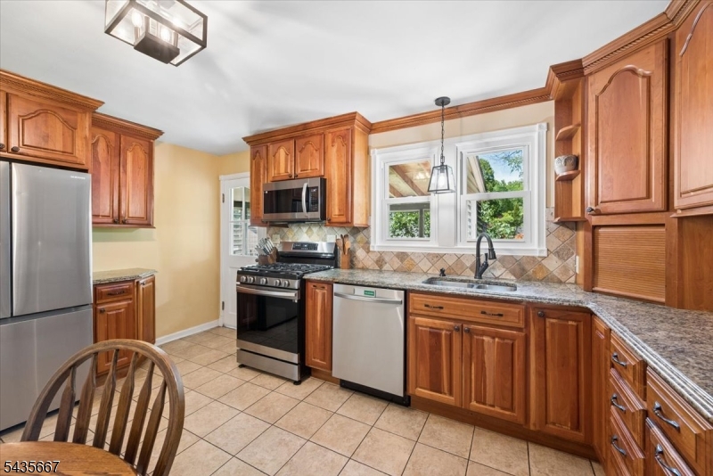 336 Vanderveer Road Bridgewater, NJ 08807 - Photo 8 of 23