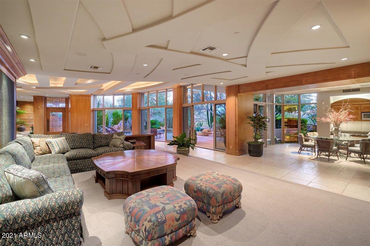 10040 East Happy Valley Road, Unit 661 Scottsdale, AZ 85255 - Photo 16 of 69 Family room and adjacent breakfast room