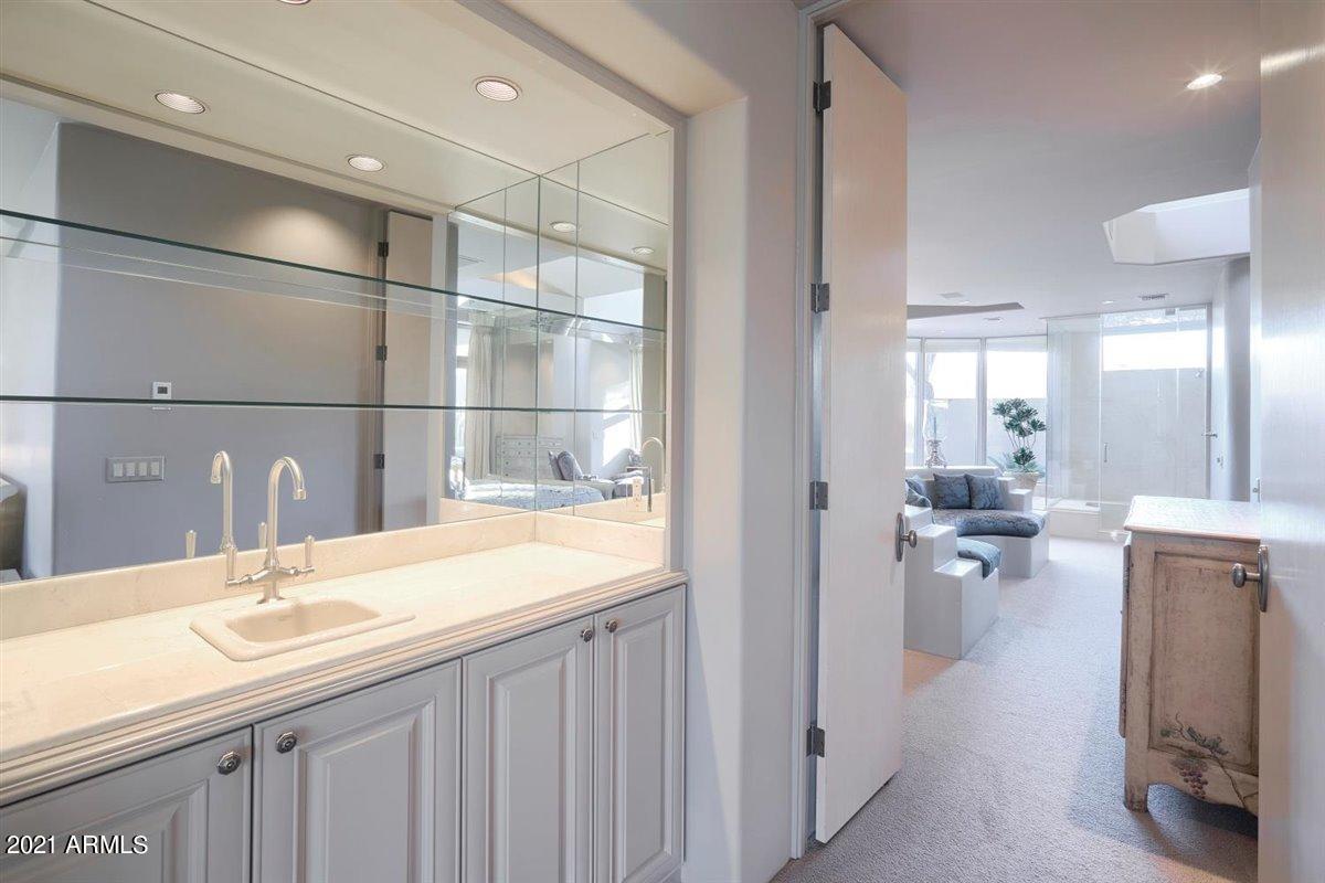 10040 East Happy Valley Road, Unit 661 Scottsdale, AZ 85255 - Photo 46 of 69 Master wetbar