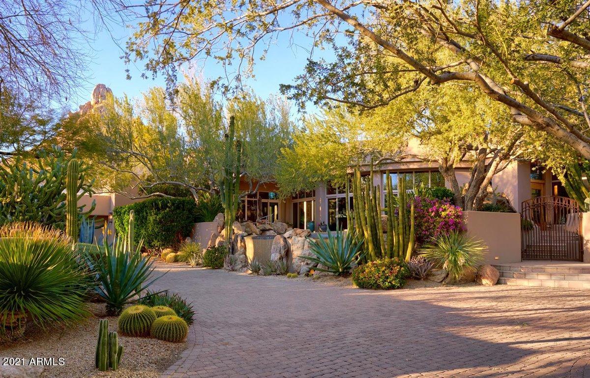 10040 East Happy Valley Road, Unit 661 Scottsdale, AZ 85255 - Photo 5 of 69 Front gate