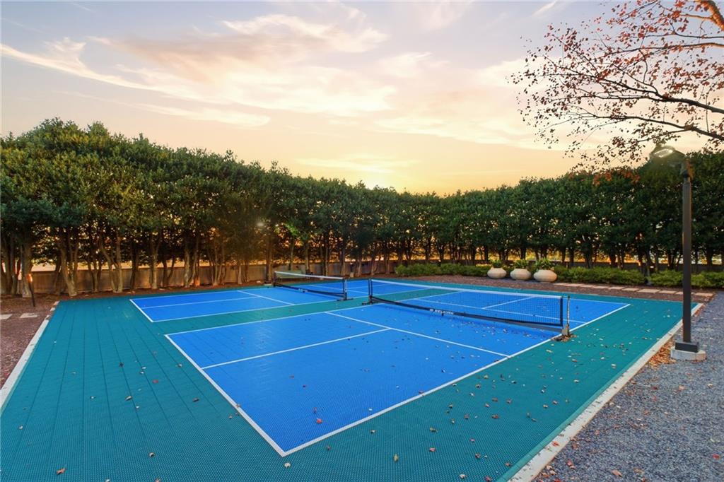 10 Perimeter Summit Boulevard, Unit 4439 Atlanta, GA 30319 - Photo 38 of 69 a view of a tennis court
