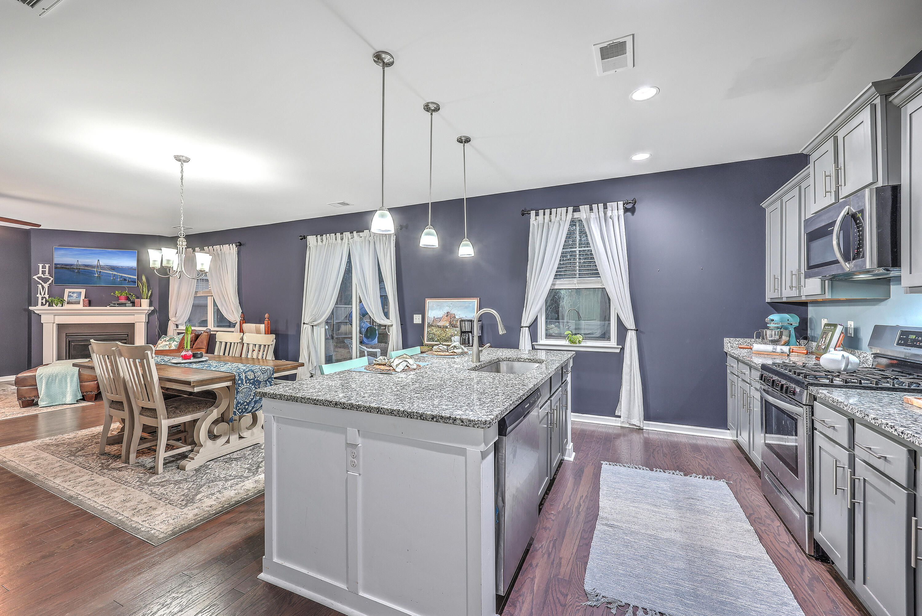 643 Woolum Drive Moncks Corner, SC 29461 - Photo 10 of 29 Kitchen with Island and Pantry