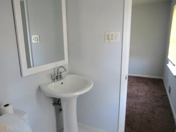 $1,950 | 8337 Holly Drive, Jonesboro, GA 30238