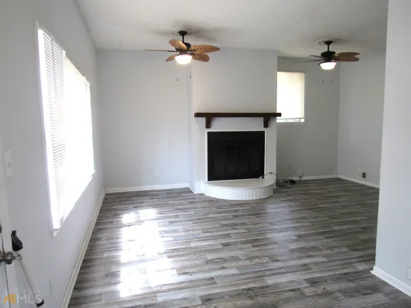 $1,950 | 8337 Holly Drive, Jonesboro, GA 30238