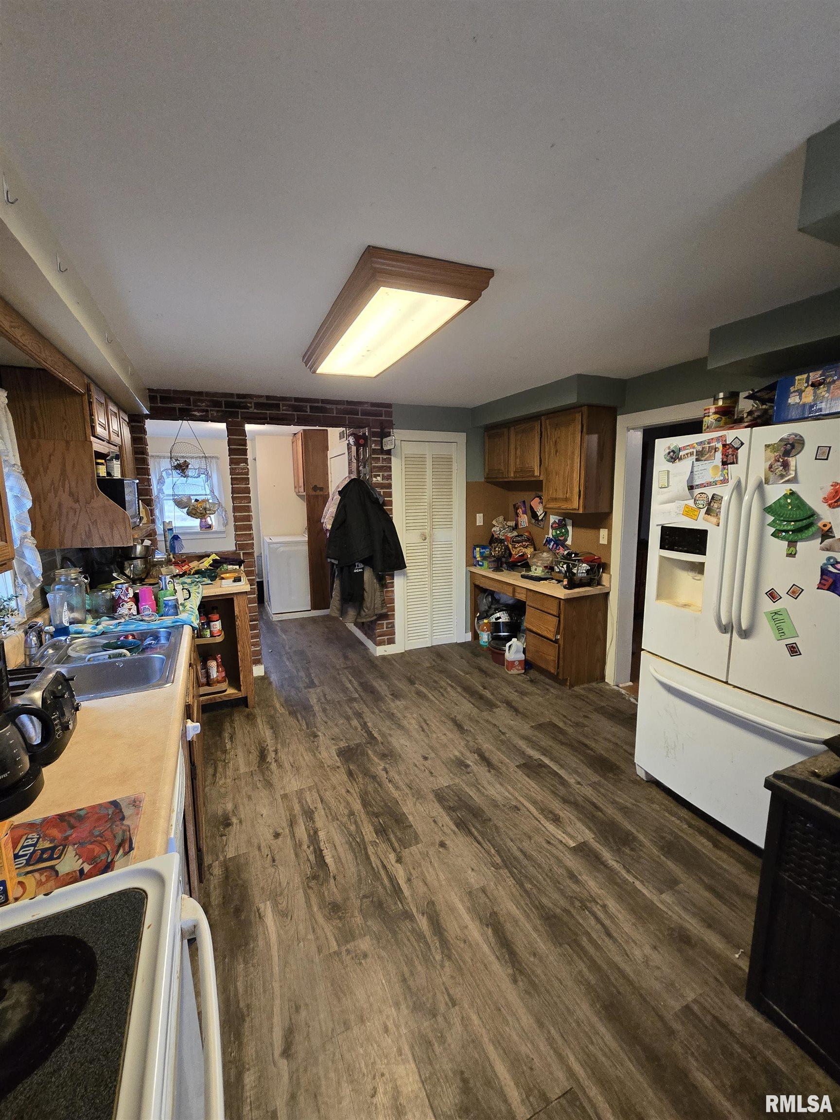 1025 Northeast Depot Street Gilson, IL 61436 - Photo 11 of 29