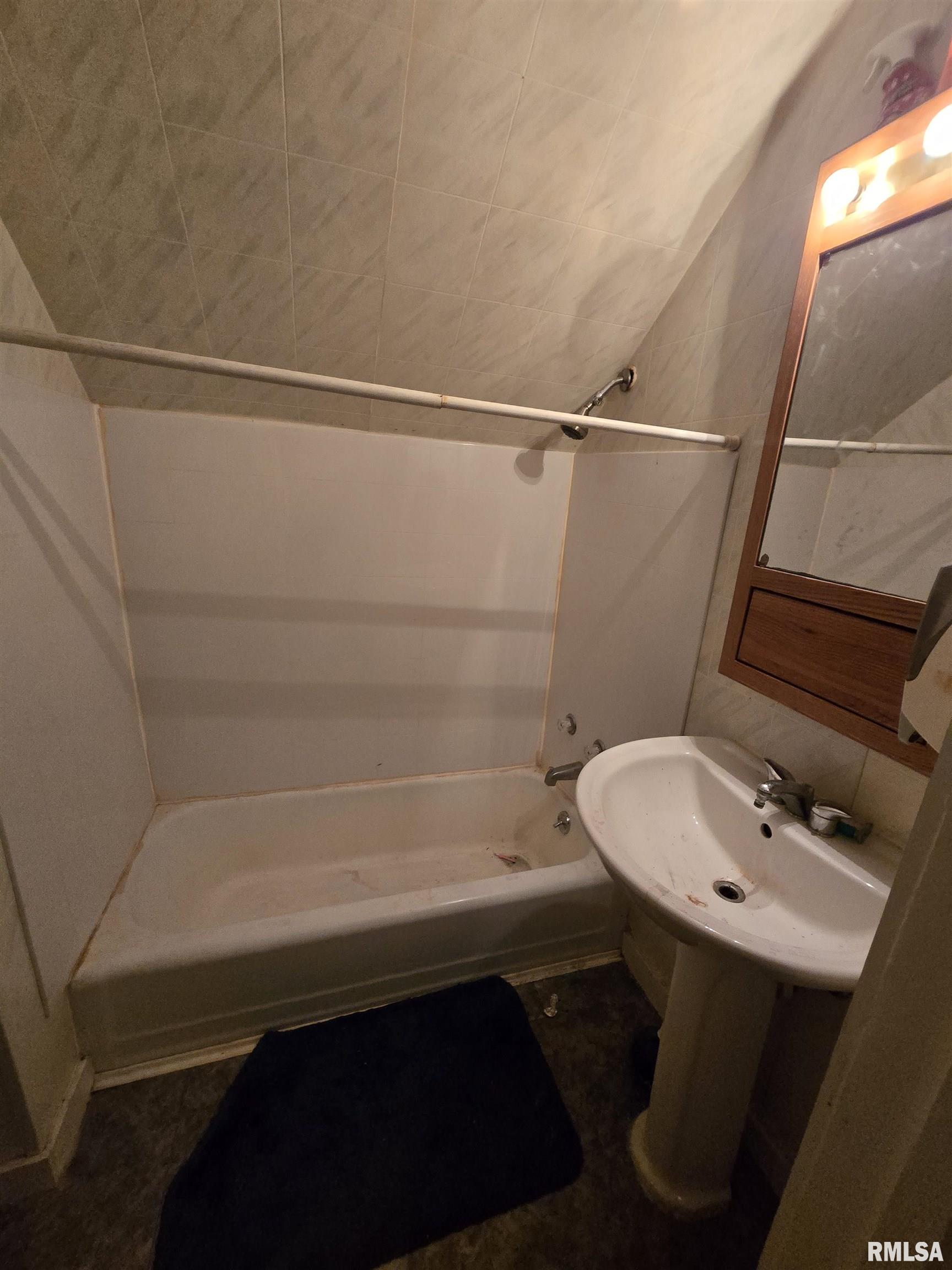 1025 Northeast Depot Street Gilson, IL 61436 - Photo 19 of 29