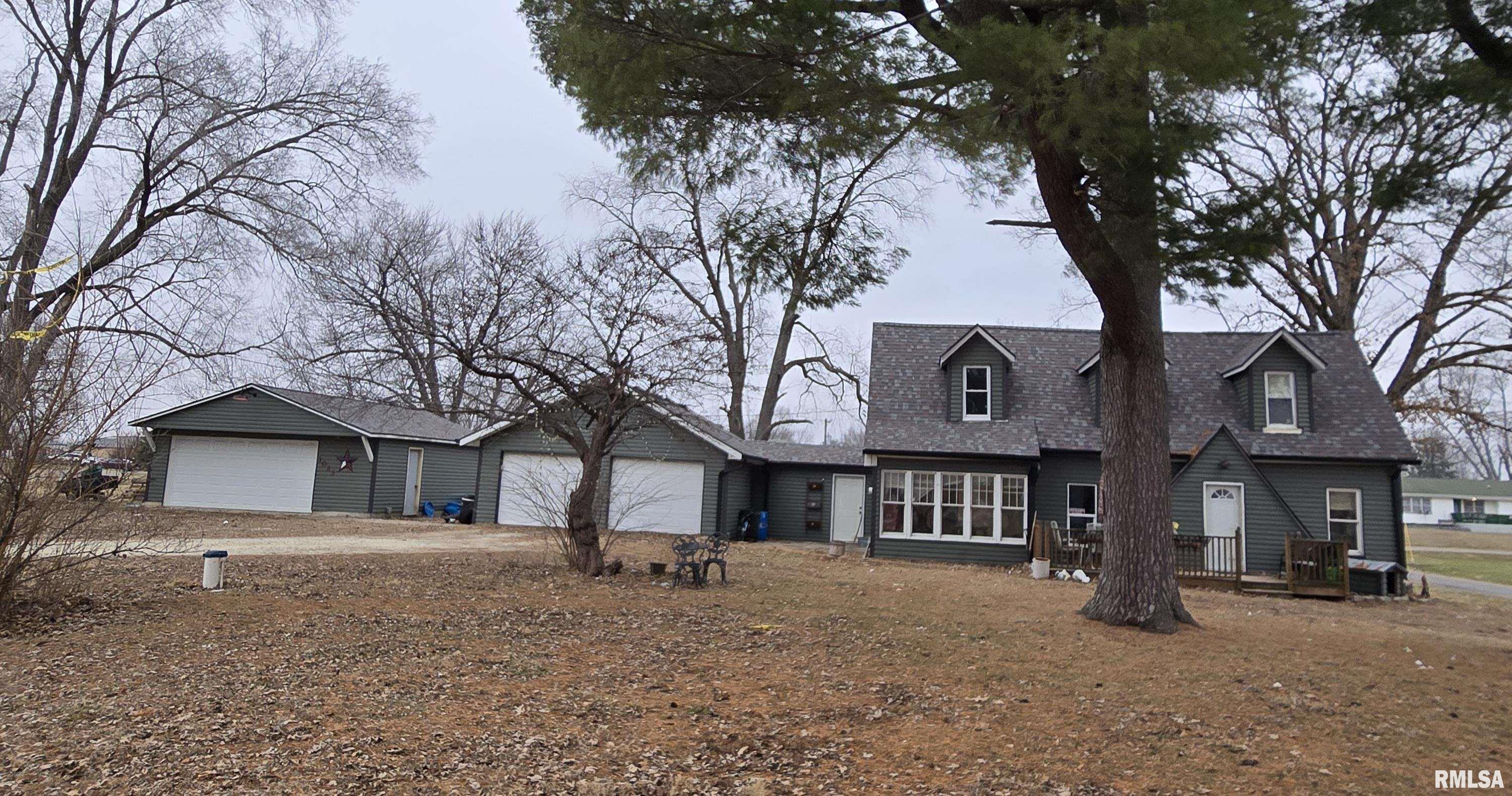 1025 Northeast Depot Street Gilson, IL 61436 - Photo 2 of 29