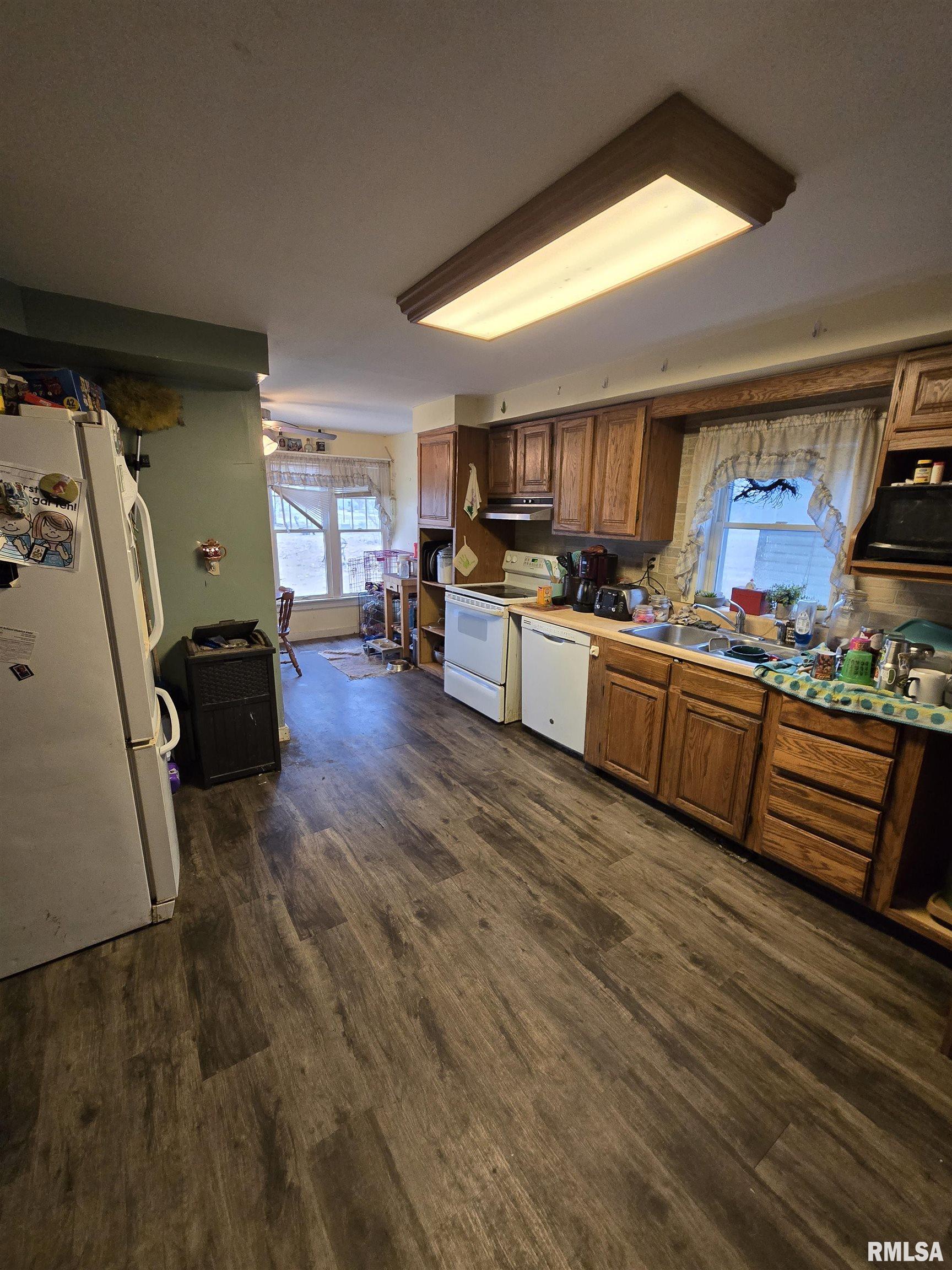 1025 Northeast Depot Street Gilson, IL 61436 - Photo 10 of 29