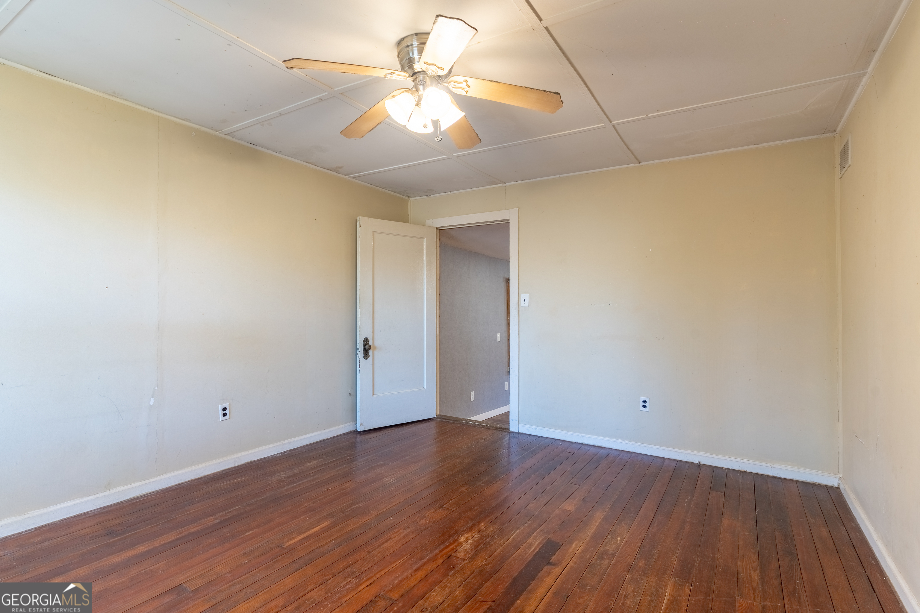 139 Cherokee Drive Jackson, GA 30233 - Photo 17 of 34 wooden floor in an empty room