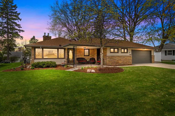 $325,900 | 1611 North Nicholas Street, Appleton, WI 54914