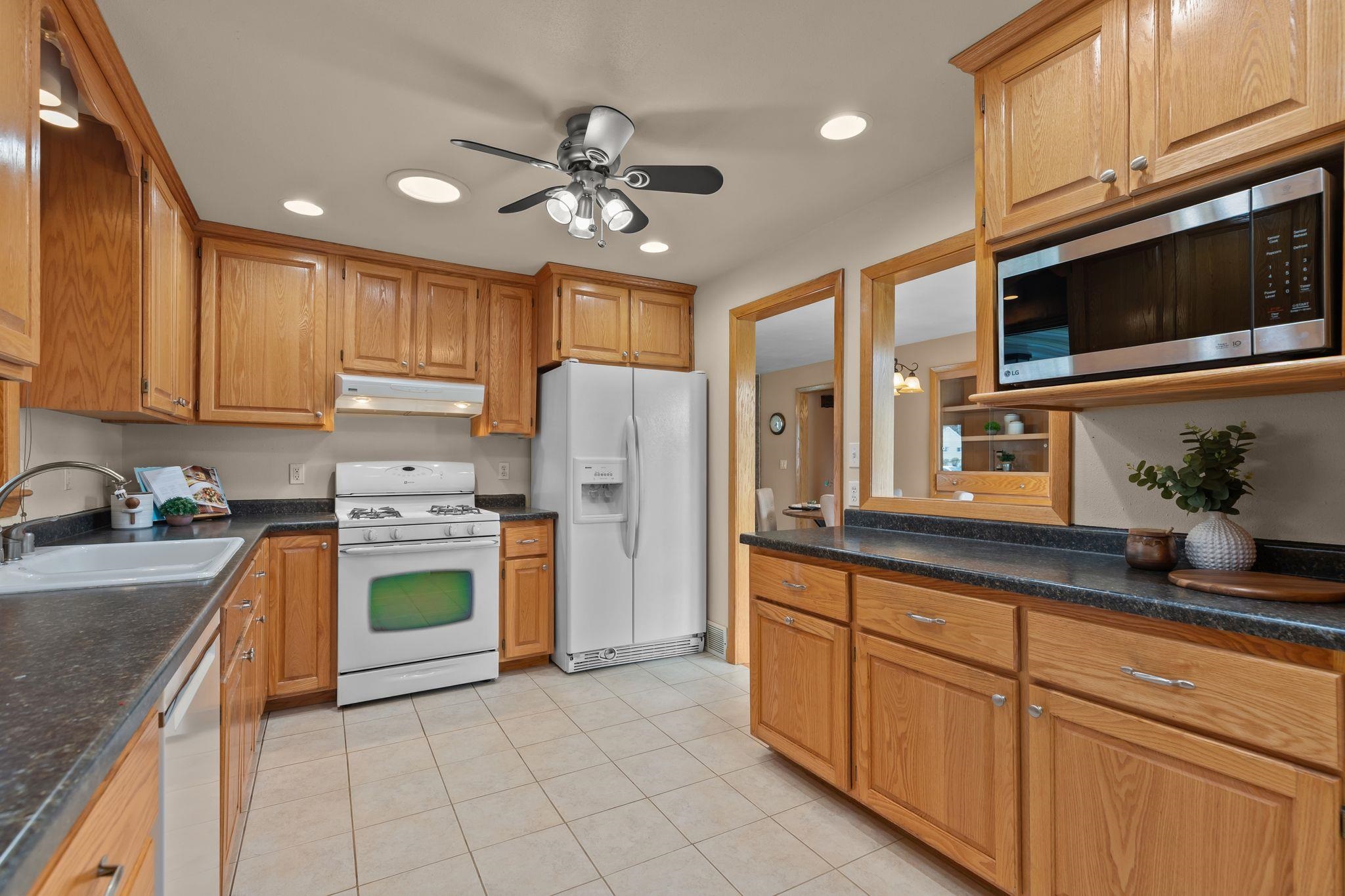 1611 North Nicholas Street Appleton, WI 54914 - Photo 11 of 45