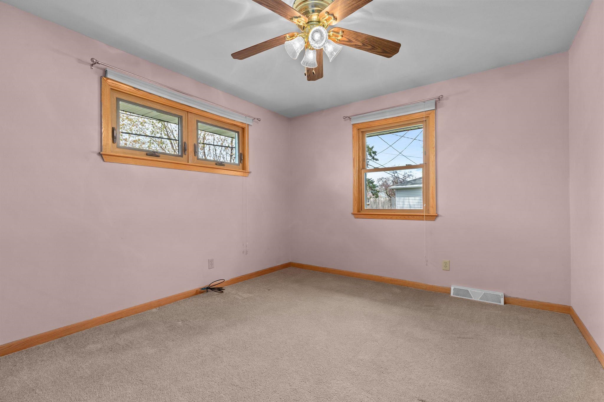 1611 North Nicholas Street Appleton, WI 54914 - Photo 32 of 45