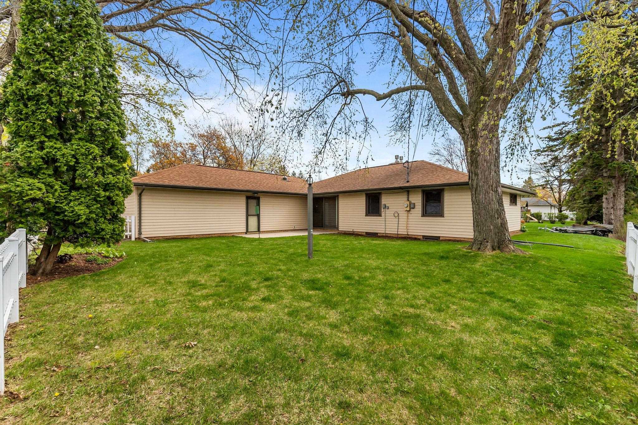 1611 North Nicholas Street Appleton, WI 54914 - Photo 41 of 45