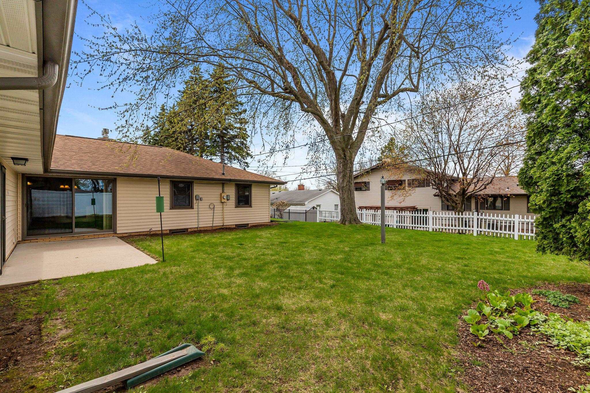 1611 North Nicholas Street Appleton, WI 54914 - Photo 42 of 45