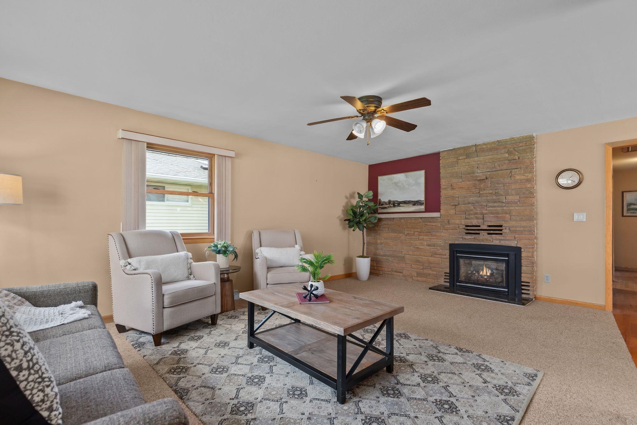 1611 North Nicholas Street Appleton, WI 54914 - Photo 8 of 45