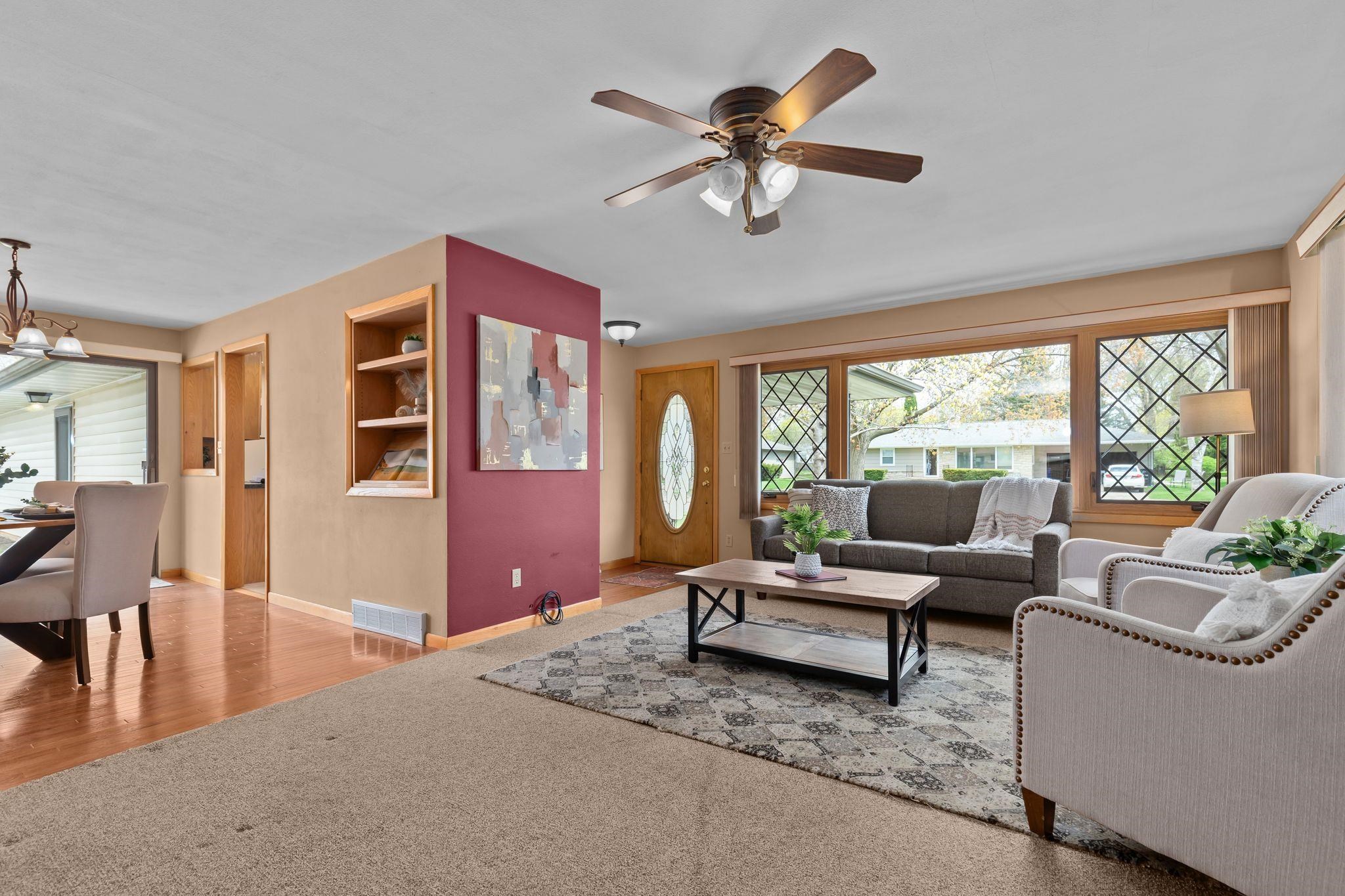 1611 North Nicholas Street Appleton, WI 54914 - Photo 9 of 45