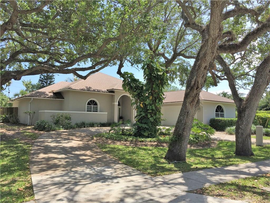 618 Live Oak Road Vero Beach, FL 32963 - Photo 1 of 36
