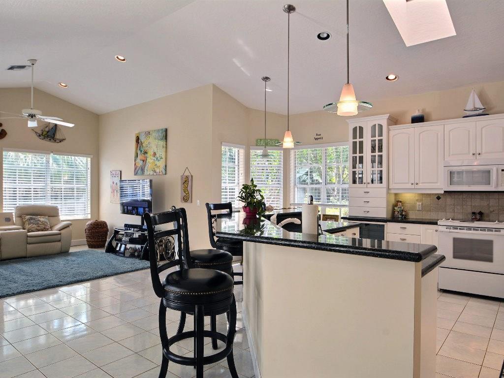 618 Live Oak Road Vero Beach, FL 32963 - Photo 10 of 36