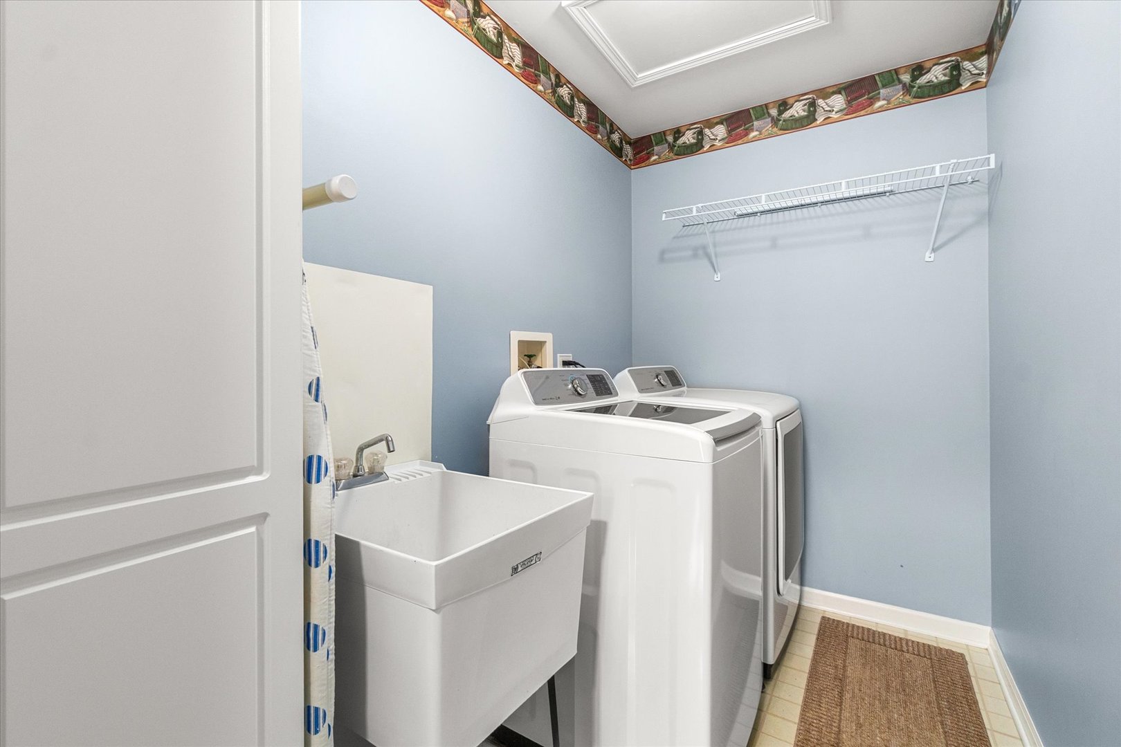3819 Capri Court Naperville, IL 60564 - Photo 21 of 37 a utility room with dryer and washer